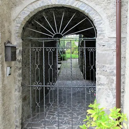 Locazione Turistica Rustico Maresi Feriehus Varenna
